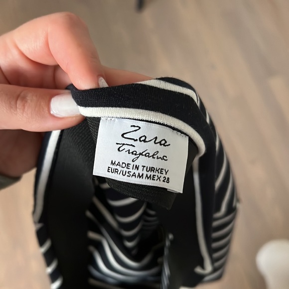 Zara pencil skirt - Picture 3 of 3